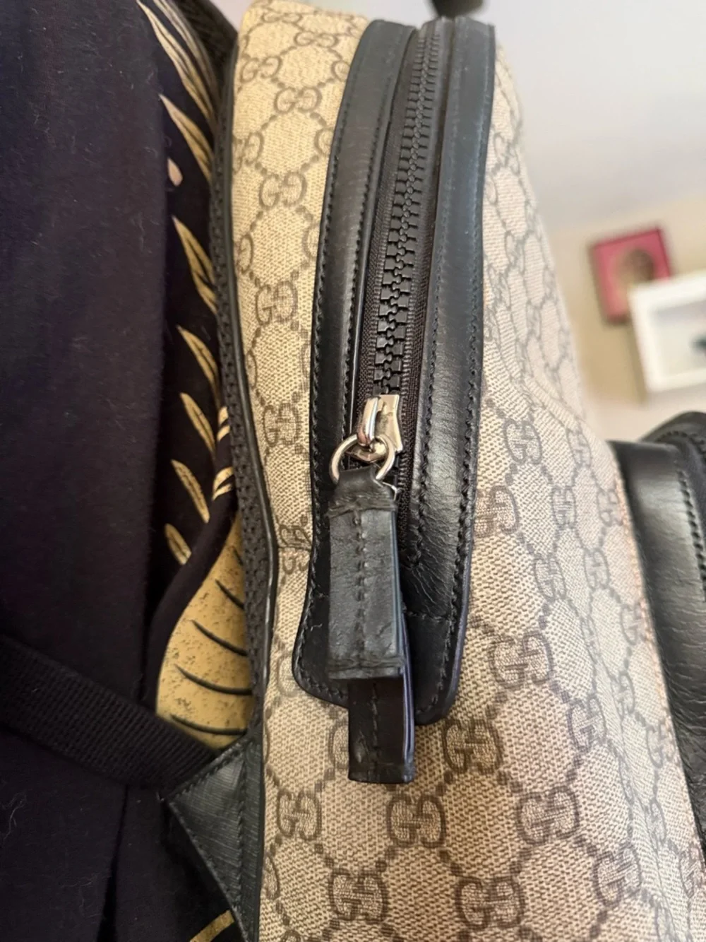 Gucci Beige GG Supreme Canvas Backpack with Black Leather Trim - Picture 4 of 9